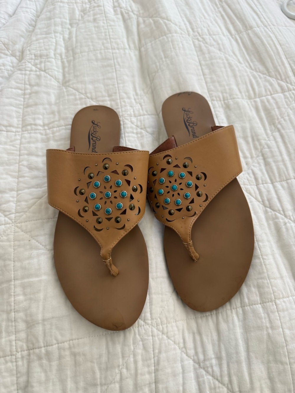 Lucky Brand Tan Leather Thong Sandals with Turquoise Studs